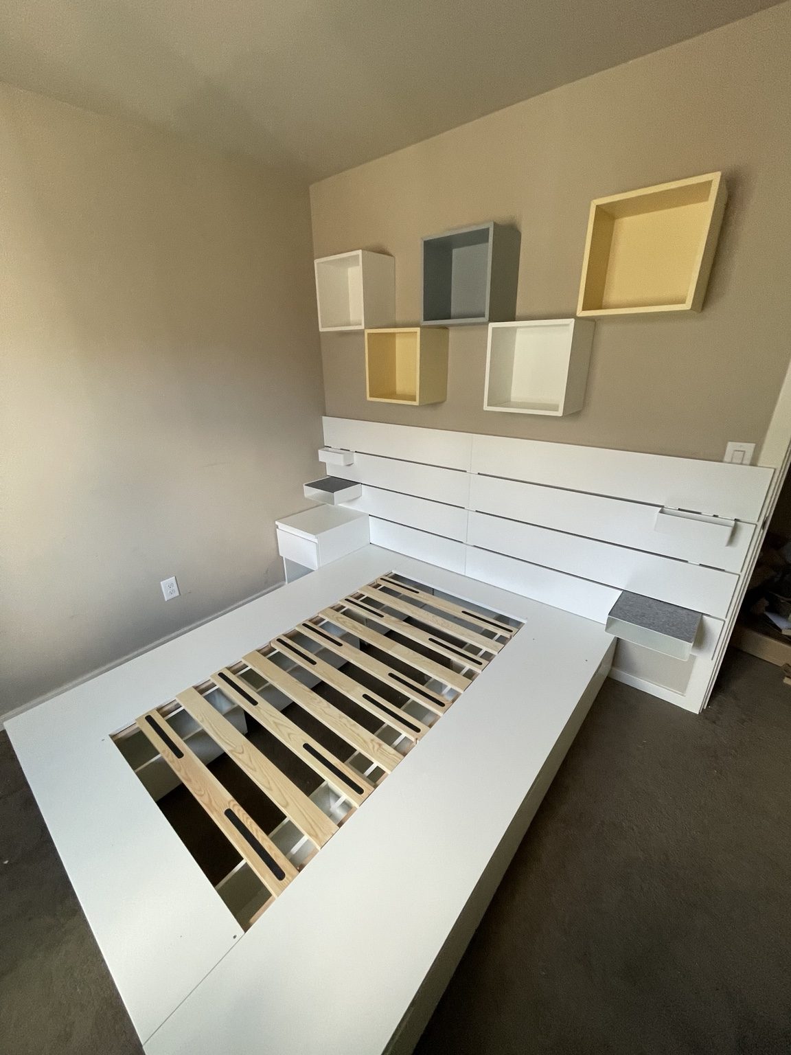 Furniture assembly